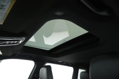 Bright White Clearcoat 2023 Jeep Grand Cherokee Altitude