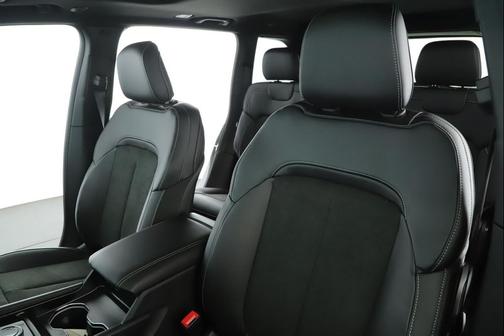 Silver Zynith 2026 Jeep Grand Cherokee Altitude