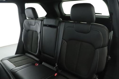 Silver Zynith 2026 Jeep Grand Cherokee Altitude