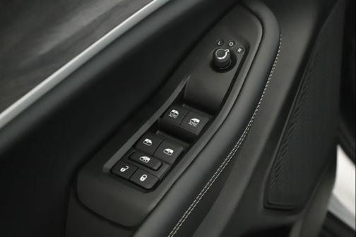 Silver Zynith 2026 Jeep Grand Cherokee Altitude