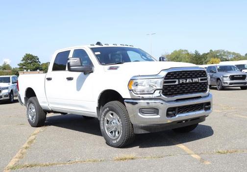 2024 RAM 2500 Tradesman Crew Cab 4x4 6'4' Box