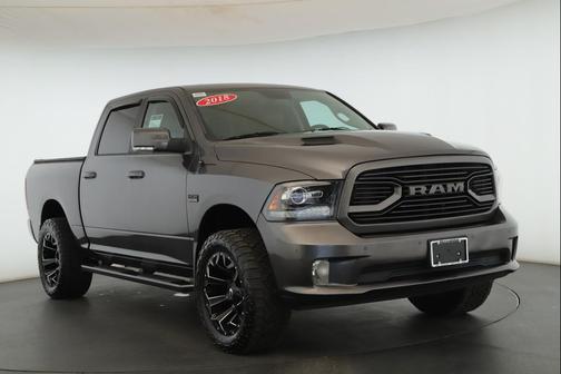 Granite Crystal Metallic Clearcoat 2018 RAM 1500 Sport