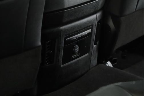 Granite Crystal Metallic Clearcoat 2018 RAM 1500 Sport