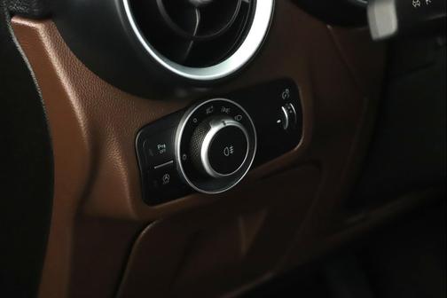 Vulcano Black Metallic 2018 Alfa Romeo Stelvio Base