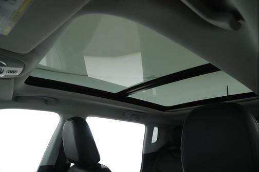Diamond Black Crystal Pearlcoat 2020 Jeep Compass Limited
