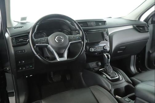 Magnetic Black Pearl 2020 Nissan Rogue Sport SL