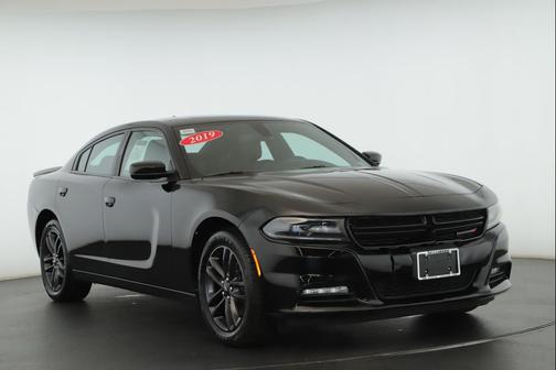 Pitch Black Clearcoat 2019 Dodge Charger SXT