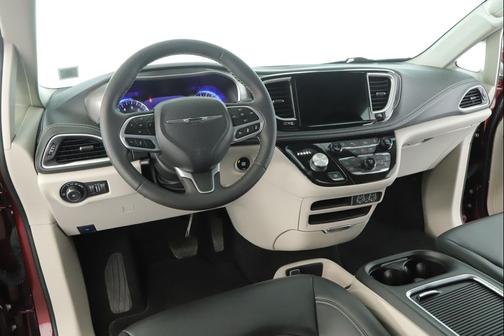 Velvet Red Pearlcoat 2023 Chrysler Pacifica Touring L