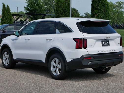 2022 Kia Sorento LX