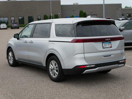 2023 Kia Carnival LX