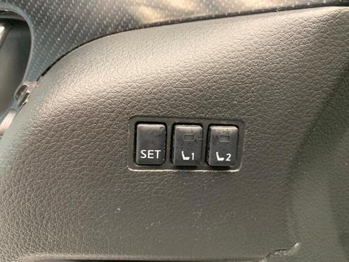 Photo 4 of 65 of 2019 Nissan Rogue SL