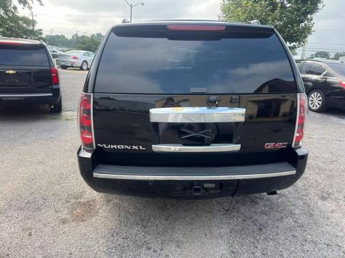 2007 GMC Yukon XL 1500 Denali