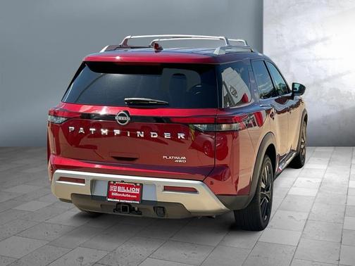 2023 Nissan Pathfinder Platinum
