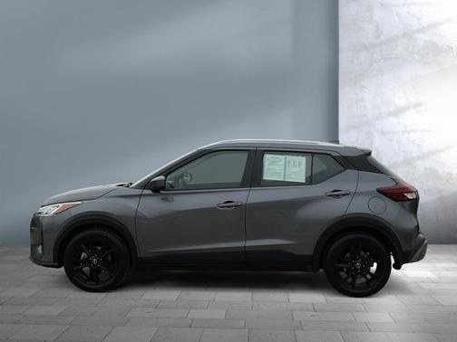 2022 Nissan Kicks SV