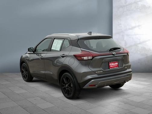 2022 Nissan Kicks SV