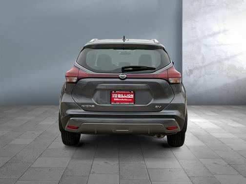 2022 Nissan Kicks SV