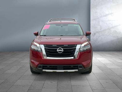 2023 Nissan Pathfinder SL 4WD