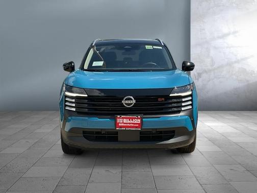 Arctic Ice Blue Metallic/Super Black 2026 Nissan Kicks SR