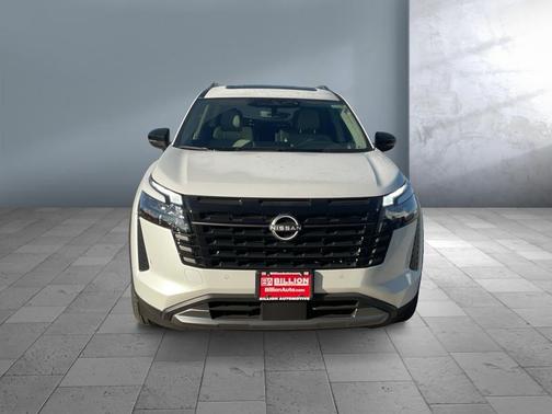 Everest White Pearl Tricoat 2026 Nissan Pathfinder SL