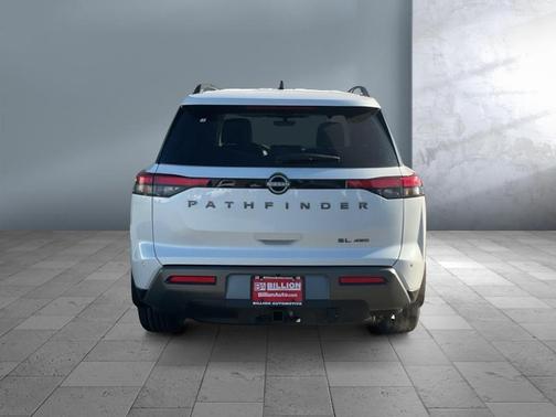 Everest White Pearl Tricoat 2026 Nissan Pathfinder SL