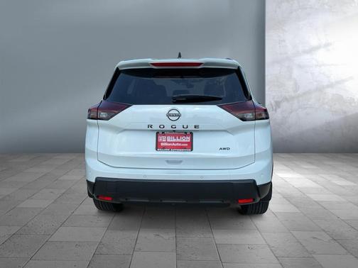 Everest White Pearl Tricoat 2026 Nissan Rogue Dark Armor