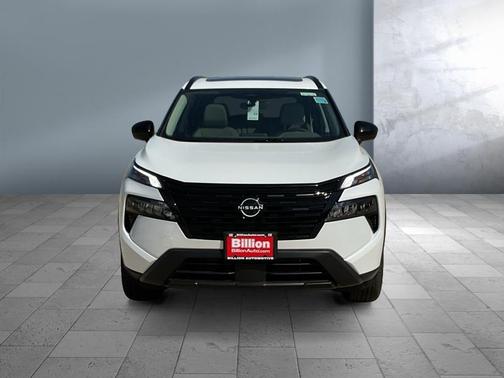 Everest White Pearl Tricoat 2026 Nissan Rogue Dark Armor