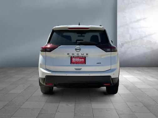 Everest White Pearl Tricoat 2026 Nissan Rogue Dark Armor