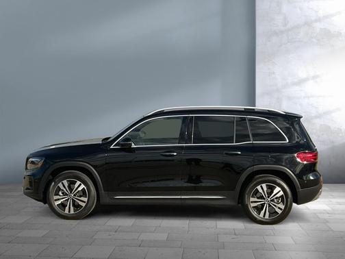 2025 Mercedes-Benz GLB 250 4MATIC