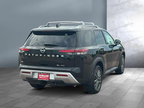 2025 Nissan Pathfinder SL
