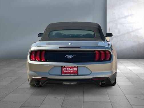 2022 Ford Mustang EcoBoost