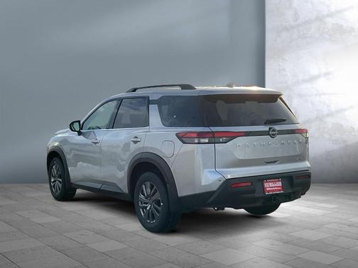 2025 Nissan Pathfinder SV 4WD