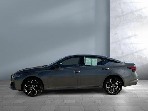 2025 Nissan Altima SR AWD