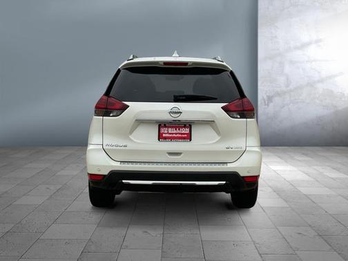 Pearl White Tricoat 2019 Nissan Rogue SV