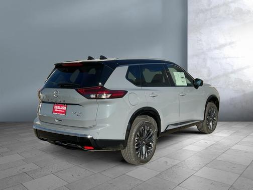 Boulder Gray Pearl/Super Black 2026 Nissan Rogue Platinum