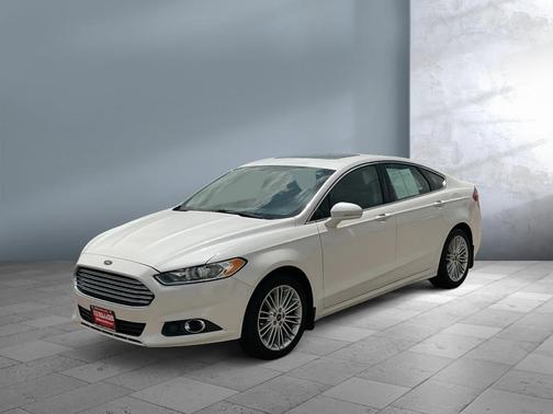 White 2016 Ford Fusion SE