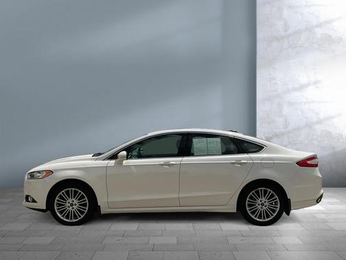White 2016 Ford Fusion SE