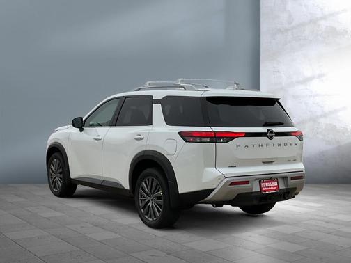 2025 Nissan Pathfinder SL 4WD