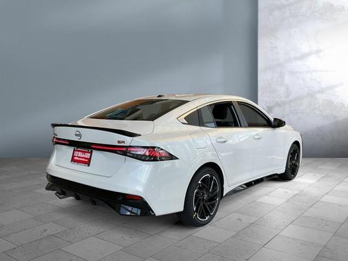 Aspen White Tricoat 2026 Nissan Sentra SR