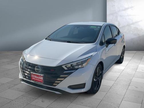 Gray Sky Pearl 2024 Nissan Versa 1.6 S