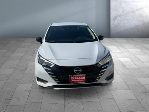 Gray Sky Pearl 2024 Nissan Versa 1.6 S