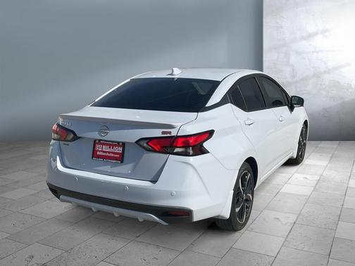 Gray Sky Pearl 2024 Nissan Versa 1.6 S