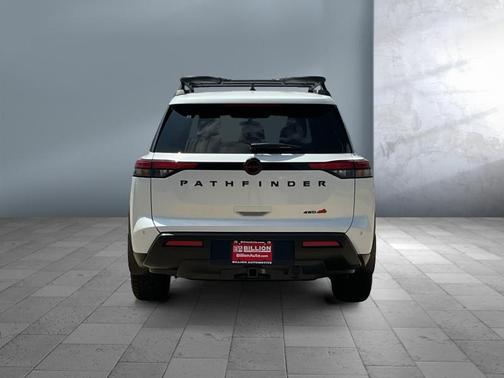 Everest White Pearl Tricoat 2026 Nissan Pathfinder Rock Creek