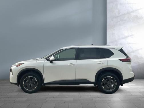 Everest White Pearl 2025 Nissan Rogue SV