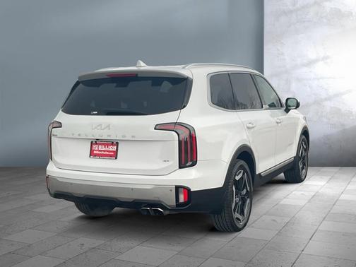 White 2023 Kia Telluride EX