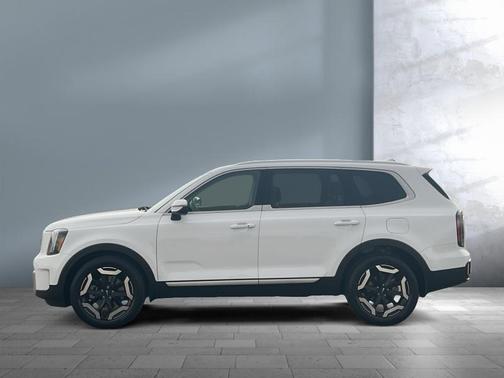 White 2023 Kia Telluride EX
