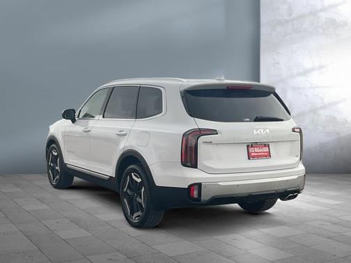 White 2023 Kia Telluride EX
