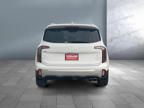 White 2023 Kia Telluride EX