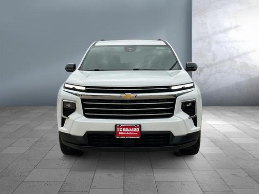 Summit White 2025 Chevrolet Traverse LT