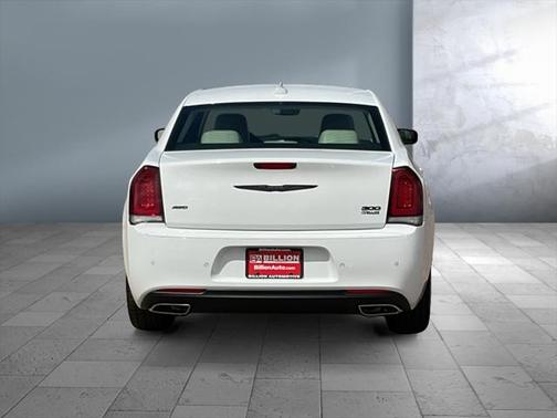 2023 Chrysler 300 Touring