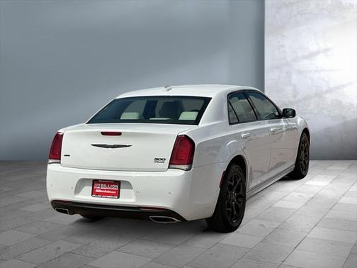 2023 Chrysler 300 Touring